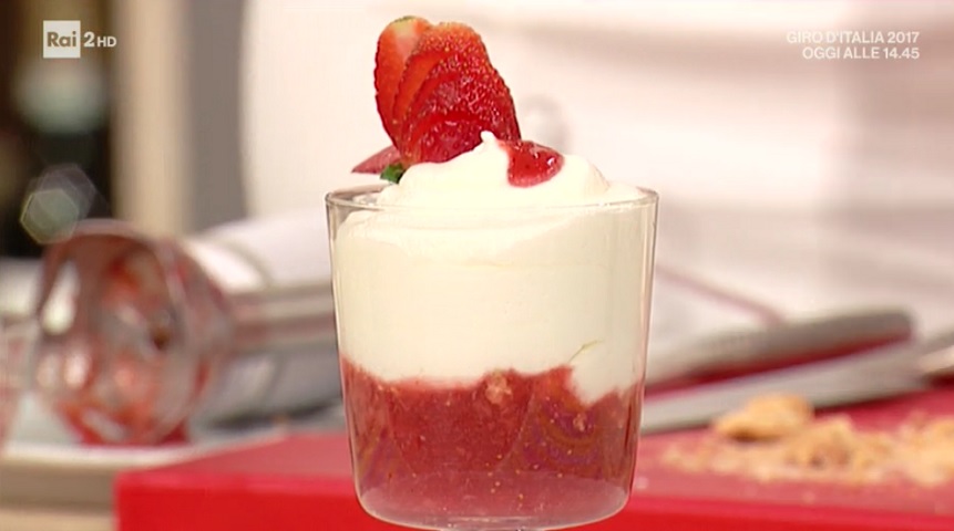 foto mousse fragole e yogurt