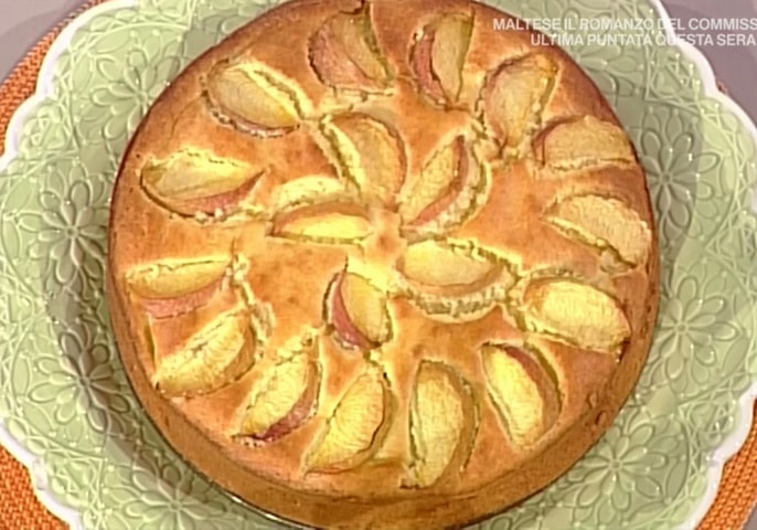 foto torta soffice pesche e limoncello