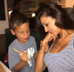 Foto Anna Tatangelo e il figlio