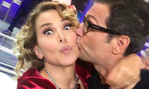 barbara d'urso ed enrico papi si godono la vacanza insieme