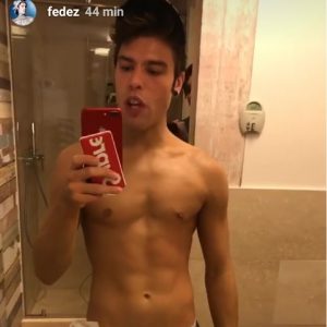 Foto Fedez senza tatuaggi