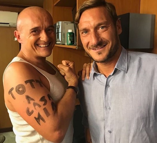 Foto Alfonso Signorini e Francesco Totti