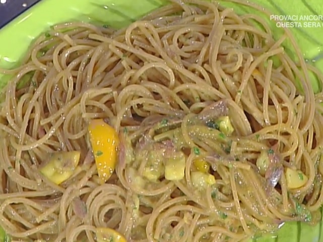 foto spaghettoni con fichi d'India