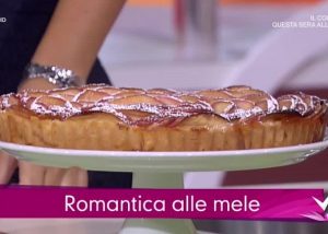 foto torta romantica alle mele