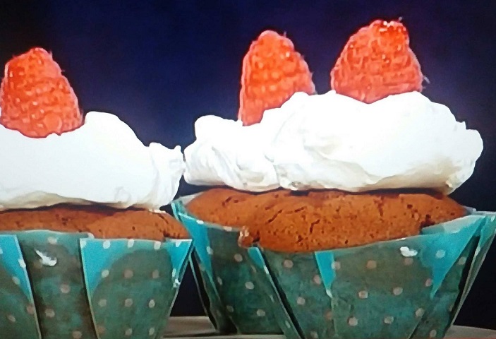Foto red velvet cupcake Domenica In
