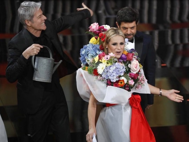 Foto Sanremo 2018 Baglioni Hunziker Favino