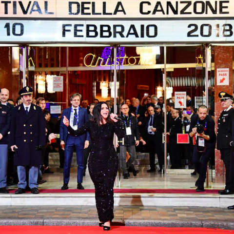 foto laura pausini festival di sanremo fiorello