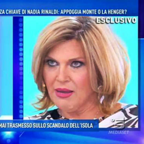 foto nadia Rinaldi contro l'isola dei famosi