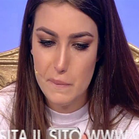 foto nilufar addati insultata haters uomini e donne