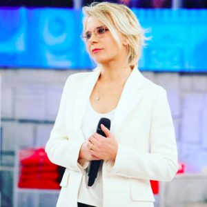 foto amici di maria De Filippi rita dalla chiesa fabrizio frizzi