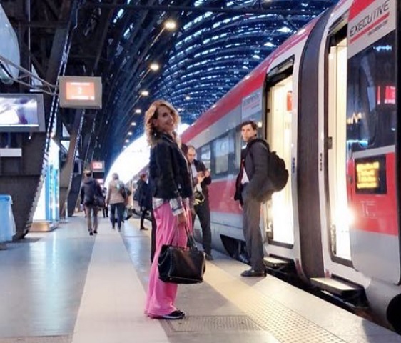 foto barbara d'urso in stazione