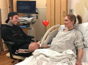 foto fedez e chiara all'ospedale