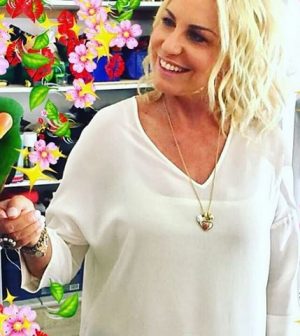 foto Antonella Clerici con un pappagallo