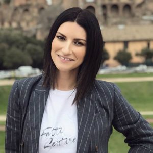 foto laura pausini fatti sentire canale 5