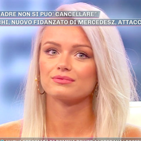 foto mercedesz henger attaccata dall'ex moglie di lucas peracchi dopo pomeriggio 5