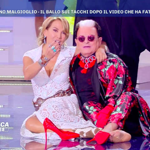 foto cristiano malgioglio barbara d'urso caduta domenica live video