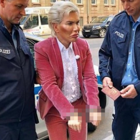 foto rodrigo alves ken umano arrestato barbara d'urso