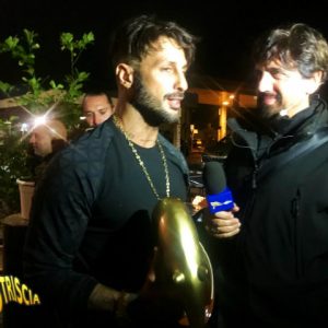 foto fabrizio corona tapiro striscia la notizia