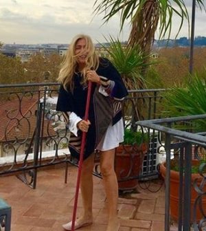 foto Mara Venier in terrazza