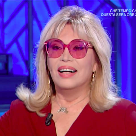 foto Amanda Lear domenica in Barbara d'Urso