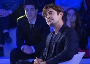 foto riccardo scamarcio a verissimo