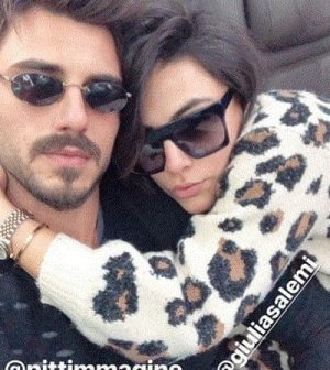 foto Francesco Monte e Giulia Salemi in treno
