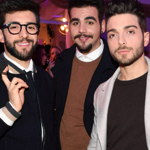 foto il volo insultati merde Sanremo