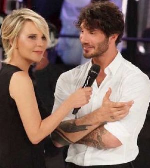 Foto Stefano De Martino e Maria De Filippi