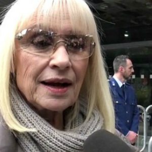 foto Raffaella Carrà morta la cugina lutto a raccontare comincia tu