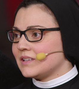 foto Suor Cristina contro Zazzaroni