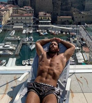 foto Can Yaman a Napoli