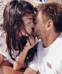 foto Francesco Monte e Isabella De Candia bacio