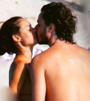 foto Marica Pellegrinelli bacia Charley Vezza