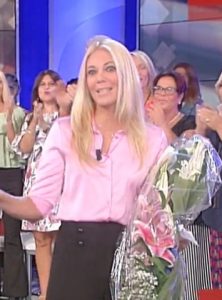 foto Eleonora Daniele, fiori in diretta