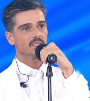 foto varrese piange platinette critica