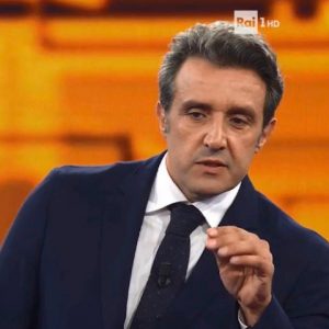 foto Flavio Insinna l'eredità concorrente attaccato Niccolò Pagani