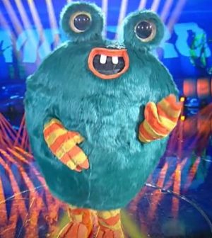 Foto Cantante Mascherato Mostro Rai1