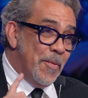 foto Guillermo Mariotto, Il cantante mascherato