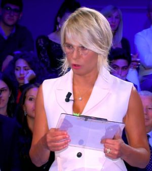 foto maria de filippi turbata a c'è posta per te