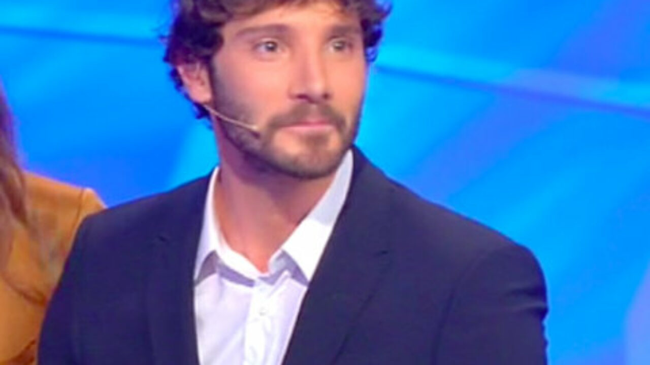 Belen E Stefano Testimoni Di Nozze A C E Posta Per Te La