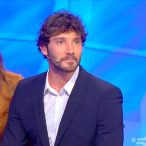 foto c'è posta per te Stefano De Martino Maria De Filippi