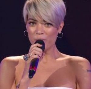 foto elodie sanremo 2020 canta