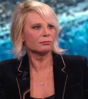 foto_maria_de_filippi_sparato-300x336.jp