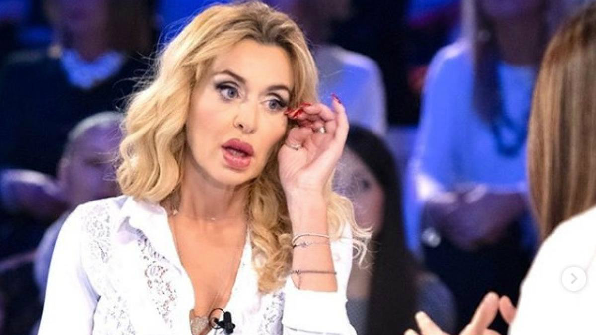 foto Valeria Marini contro gf vip televoto