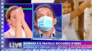 foto Barbara D'Urso piange a live non è la d'urso sorpresa