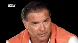 Foto Lorenzo Amoruso Temptation Island falò