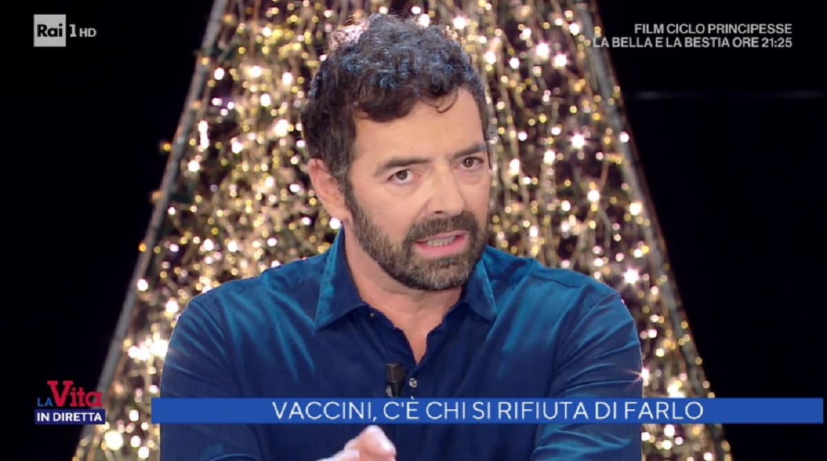 foto di Alberto Matano a La vita in diretta del 28 dicembre