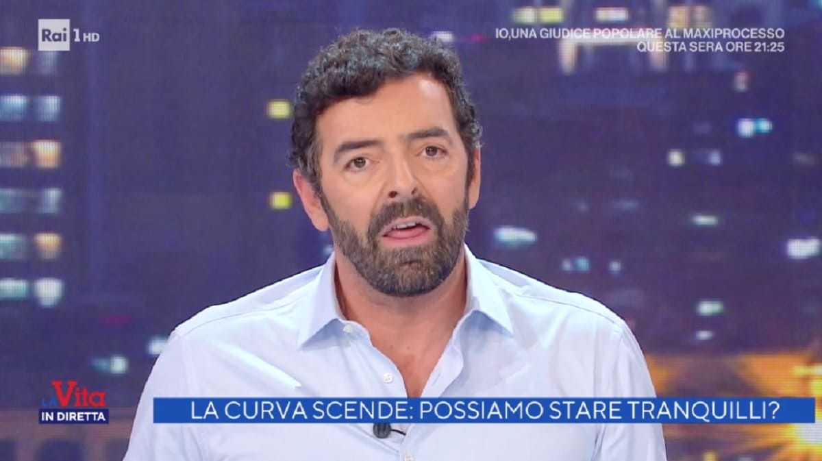 foto di Alberto Matano a La vita in diretta del 3 dicembre