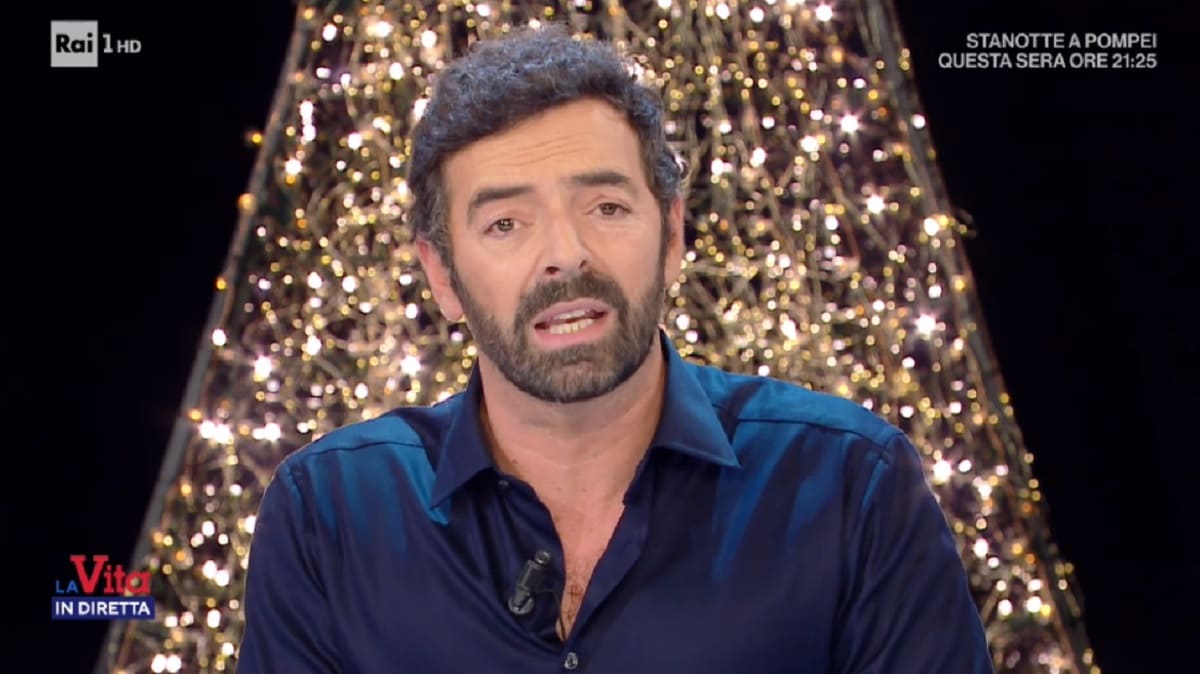 foto di Alberto Matano a La vita in diretta del 9 dicembre