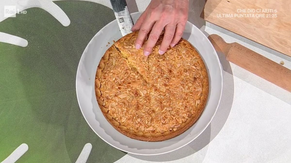 foto È sempre mezzogiorno crostata ripiena di torta